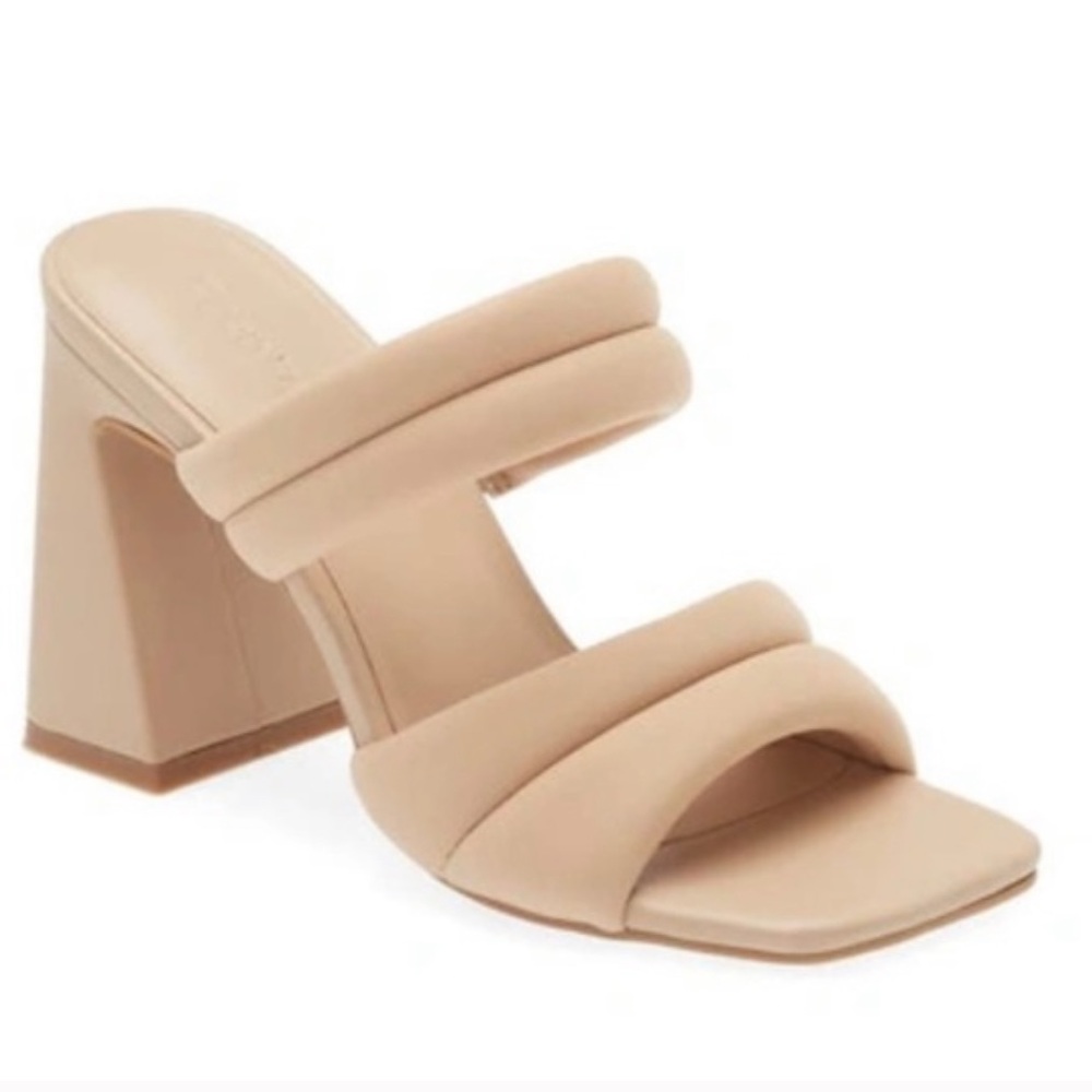 Open Edit Nordstrom Stella Beige Puffy Strap Slip On Sandals Size 6